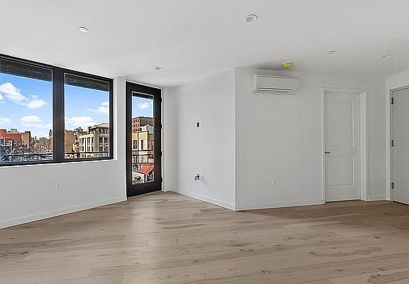 5th image of 31-25 Newtown Ave #5D