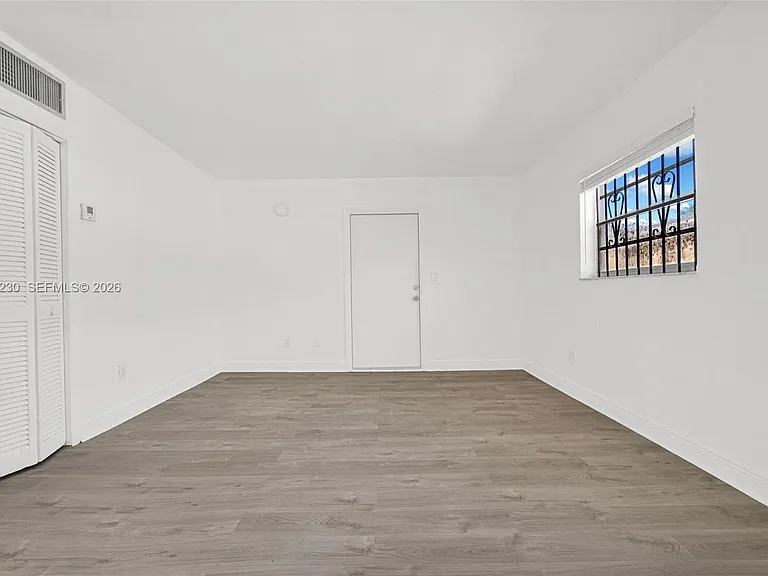 8295 NE Miami Ct #4 — Photo 8