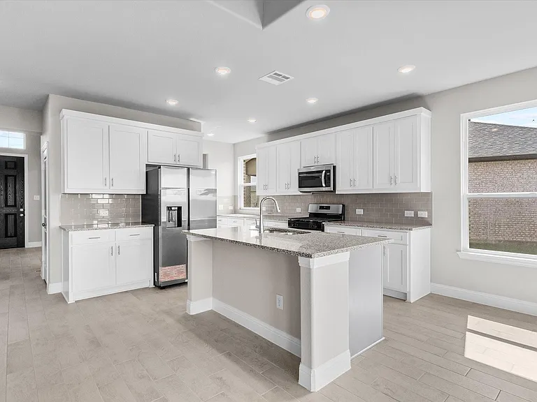 401 Parrino Pkwy — Photo 10