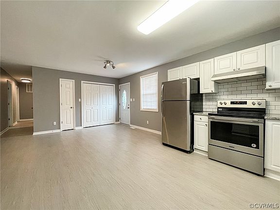 5th image of 525 E Broadway