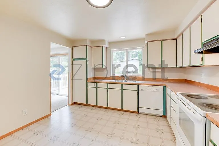 2615 SE 16th St — Photo 6