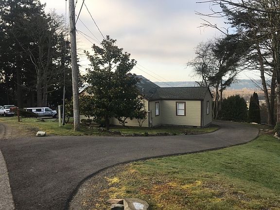 2nd image of 5208 Sumner Heights Dr E