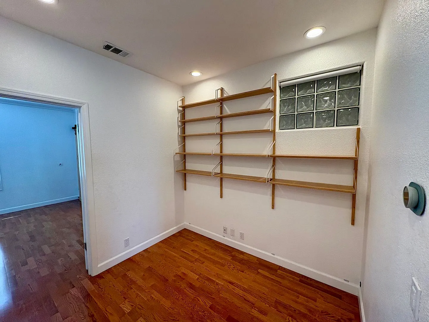 Convenient and Private Silicon Valley Townhouse — Photo 3
