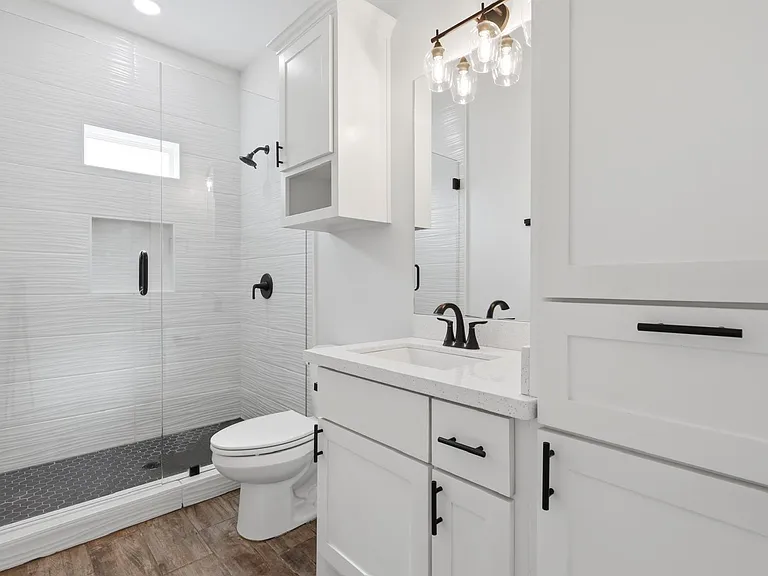 208 Faith Dr — Photo 5