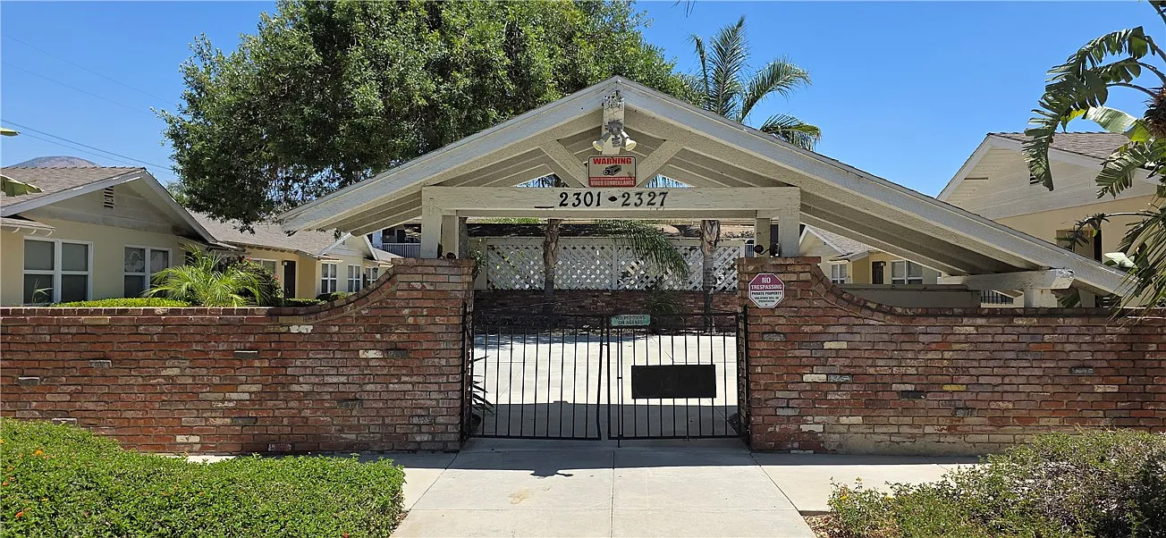 2 bed, 950 sqft, $1,550 — Photo 1