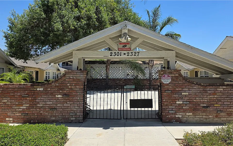2301 Mountain Ave #23
