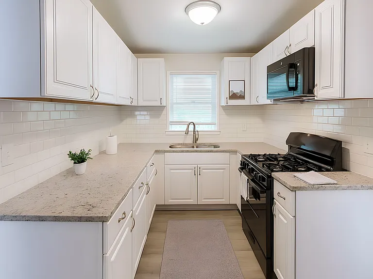 Hermer Cir NW — Photo 2