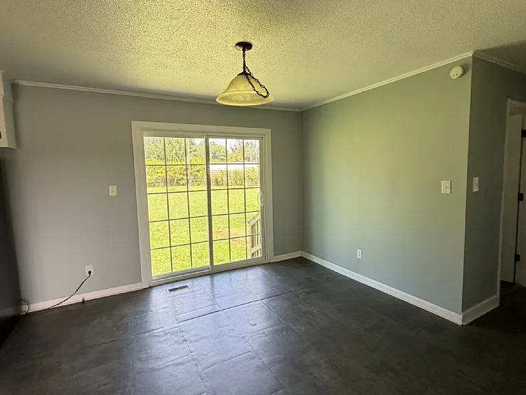 450 Lees Country Club Rd — Photo 4