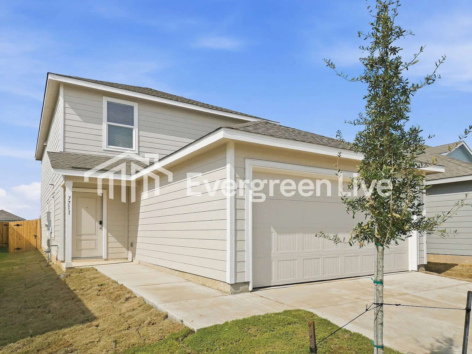 4 bed, 2.5 bath, 1897 sqft, $1,530 — Photo 2