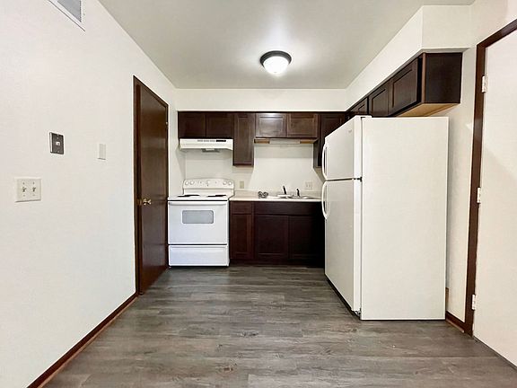 2nd image of 956 Lincoln Ave #4
