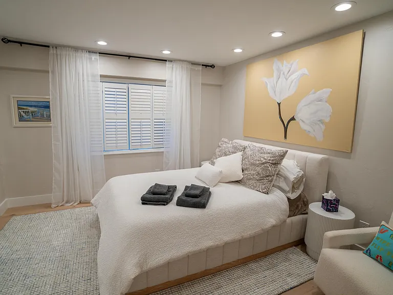 376 Leatherfern Ln — Photo 12