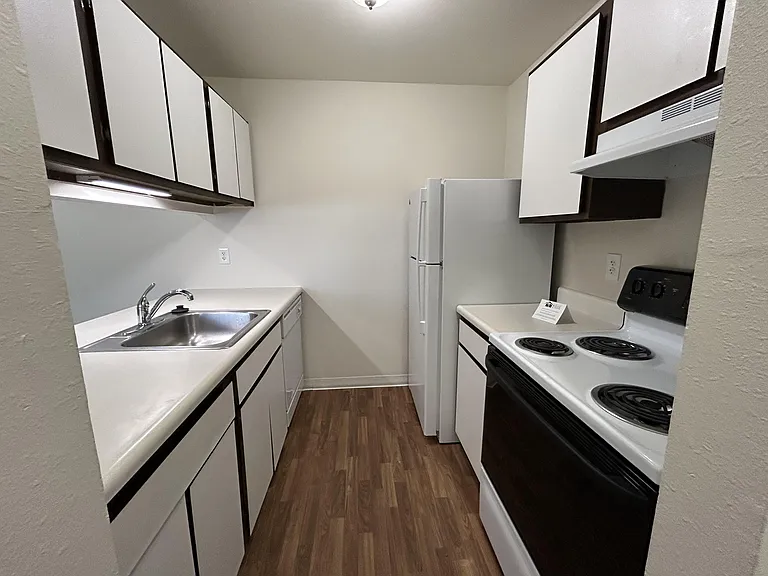 Perry Place Apartments — Photo 51