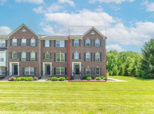 9006 Mercer Dr, Fishers, IN 46038