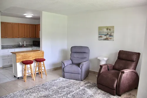 175 Canterbury Dr W Photo 1