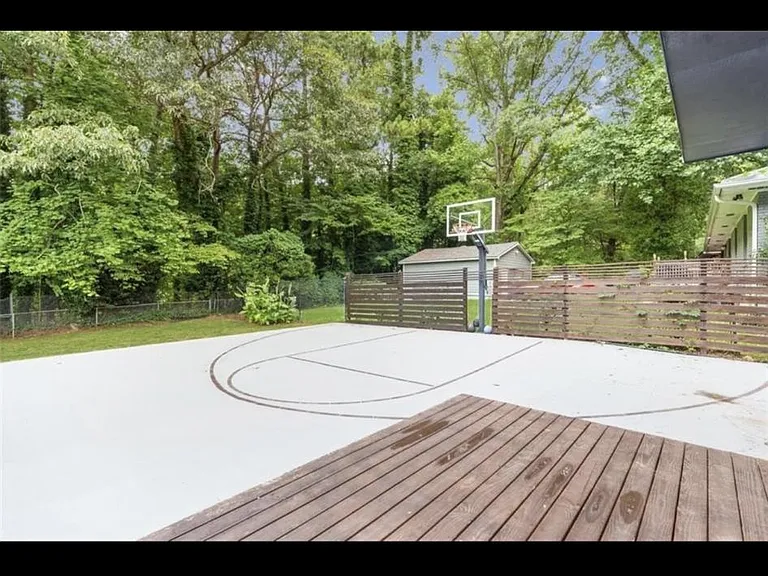 2039 Glendale Dr — Photo 36
