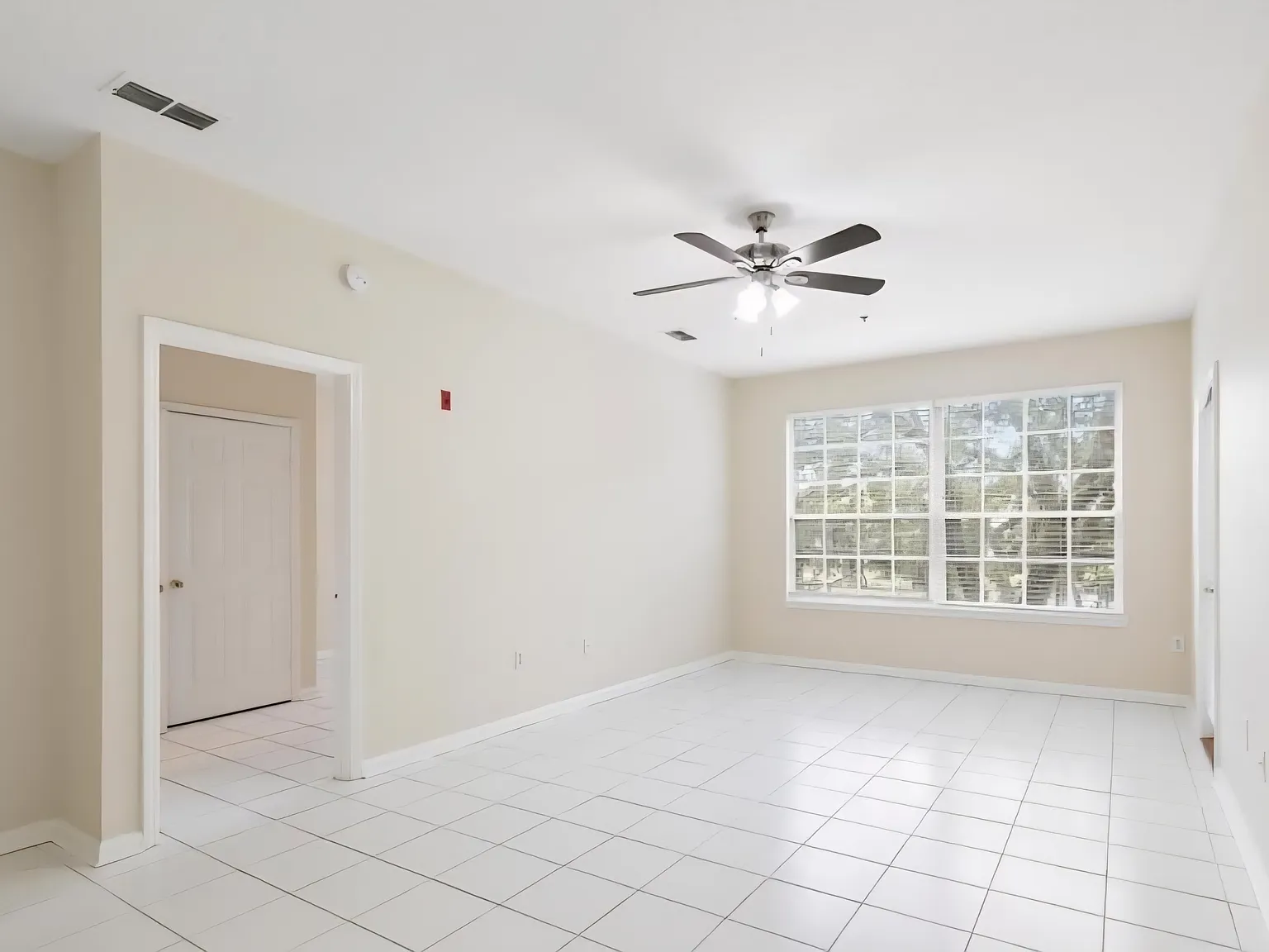 3 bed, 1408 sqft, $1,750 — Photo 2