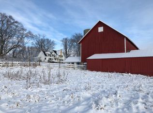 2315 Berge Hinny Rd, Cambridge, WI 53523