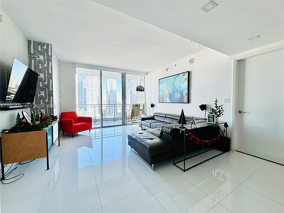 2nd image of 92 SW 3rd St APT 2112