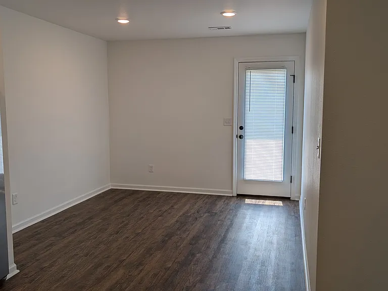 720 Short Leaf Ln — Photo 8