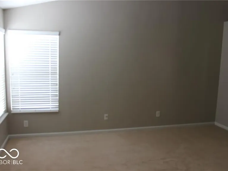 6255 Canterbury Dr — Photo 24