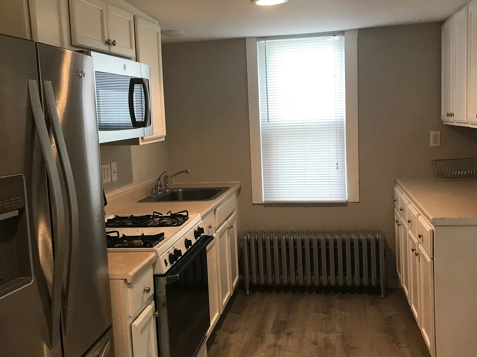6 bed, 2314 sqft, $840 — Photo 2