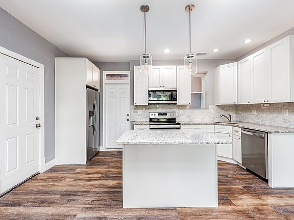 4th image of 4203 Juniata St #1