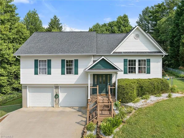 222 Linda Carol Ave, Wilkesboro, NC 28697
