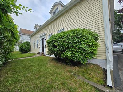 1042 Douglas Ave, Providence, RI, 02904