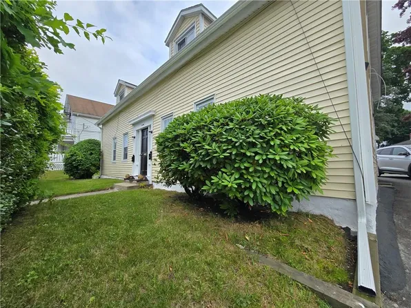 1042 Douglas Ave, Providence, RI 02904