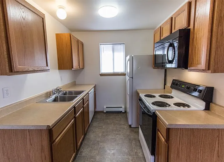 McDonald Ave Apts. — Photo 5