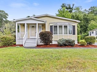 11 Canterbury Ln, Rockland, MA 02370