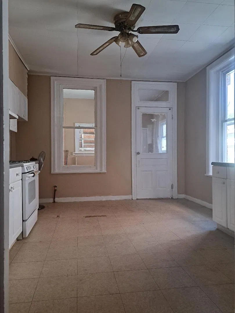540 Wyandotte St — Photo 3