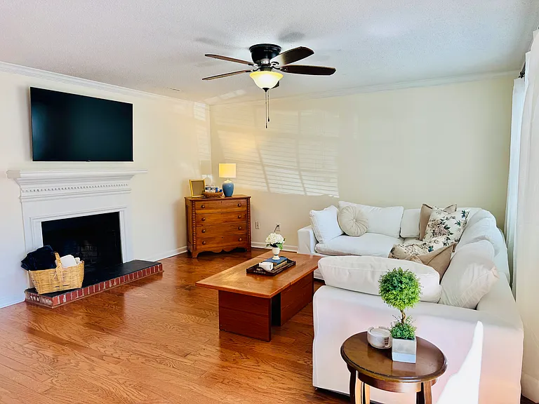 134 Tamara Ct — Photo 1