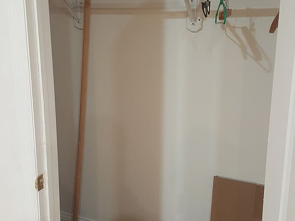 4th image of 188 Bay 29 St