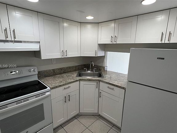 5th image of 4550 NW 9th St APT 406E