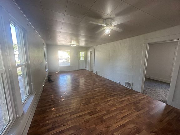 3rd image of 1719 6th Ave