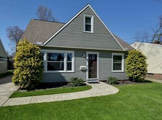 24004 Knickerbocker Rd, Bay Village, OH 44140