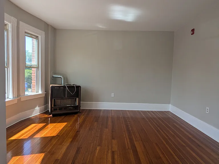 32 Bridge St #9 — Photo 6