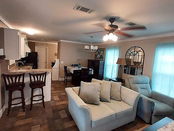 4th image of 27627 Hoenie Dr