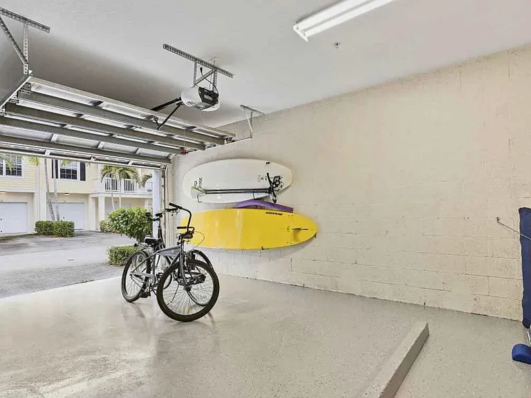 2-Car Garage