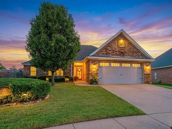 717 White Bear Trl, Lindale, TX 75771