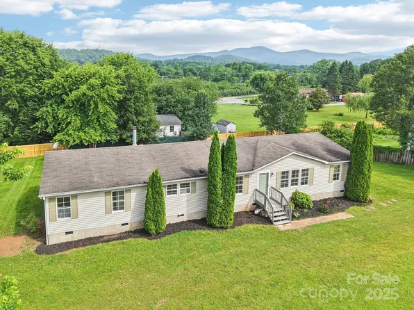 18 Sweet Briar Path Way, Hendersonville, NC 28792