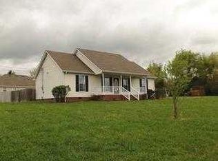 3 Belmont Dr, Fayetteville, TN 37334
