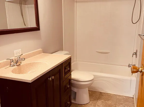 106 S Walsh St, Garrett, IN 46738