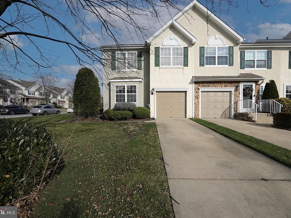 1st image of 32 Hearthstone Ln