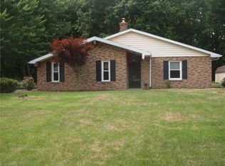 276 Old Oak Dr, Cortland, OH