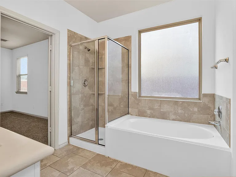 2730 Donellan Dr — Photo 17