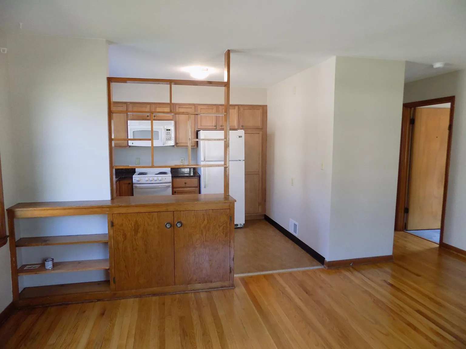 417 S 7th St — Photo 4
