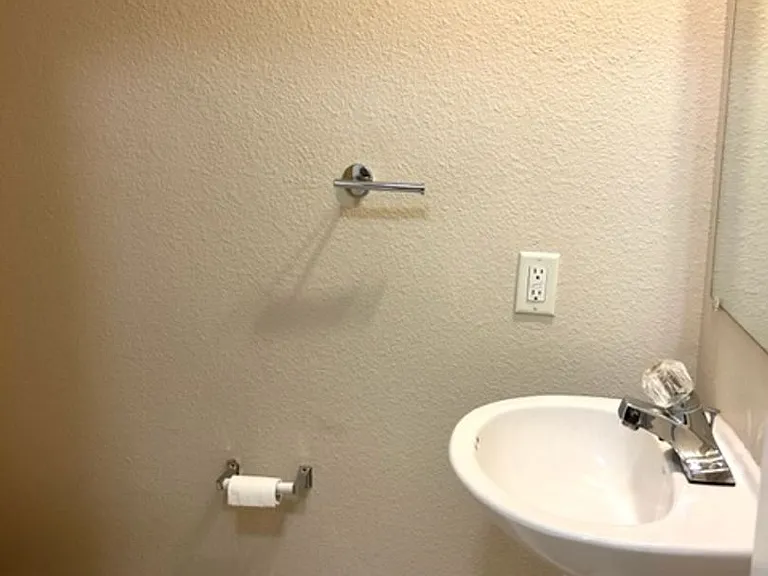 7750 Plantation Cir — Photo 3