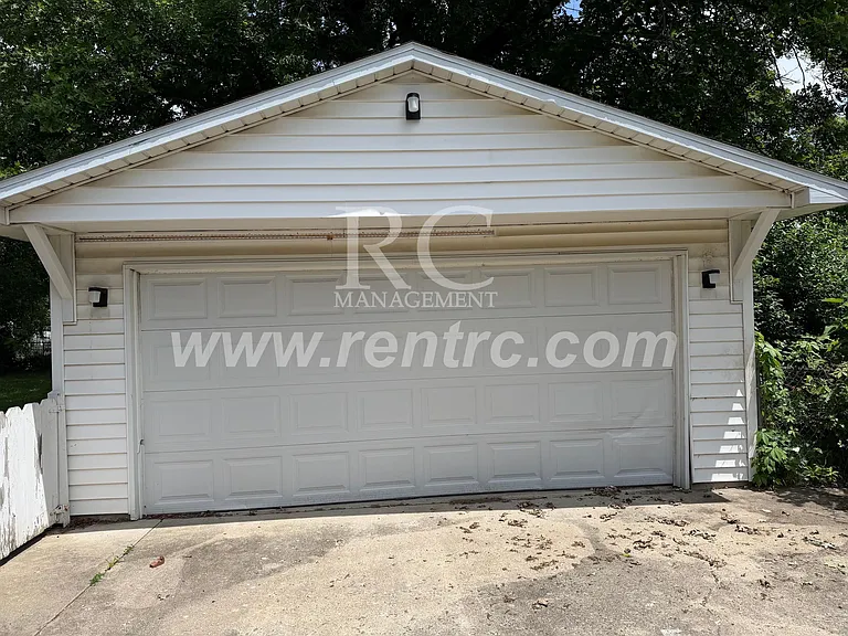 919 Martin St — Photo 15